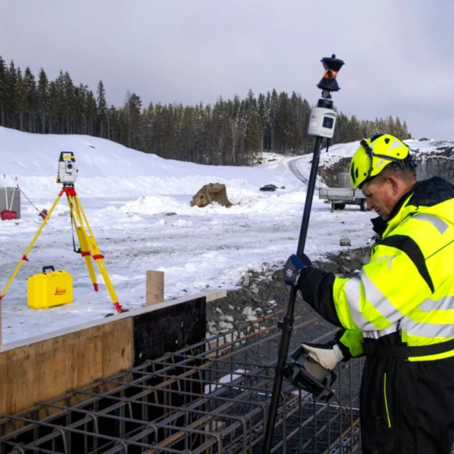 Speed, accuracy & control in one solution. The Leica #iCR70 Total Station paired with the Leica iCON software is engineered for construction layout efficiency. 

Now, take it to the next level with the brand-new Leica iCON CC2000 Controller – delivering more power, a rugged design, and seamless software integration. 

🔹 iCON Software ensures fast, intuitive workflows 
🔹 CC2000 brings next-gen performance to your jobsite 
🔹 Ideal for high-precision layout & BIM workflows 

🛒 Available to purchase now – upgrade your kit today. 
📍 Book a demo or visit our depots in Dublin or Cork. 

#LeicaiCON #iCR70 #LeicaCC2000 #ConstructionTech #SiteControl #SIS